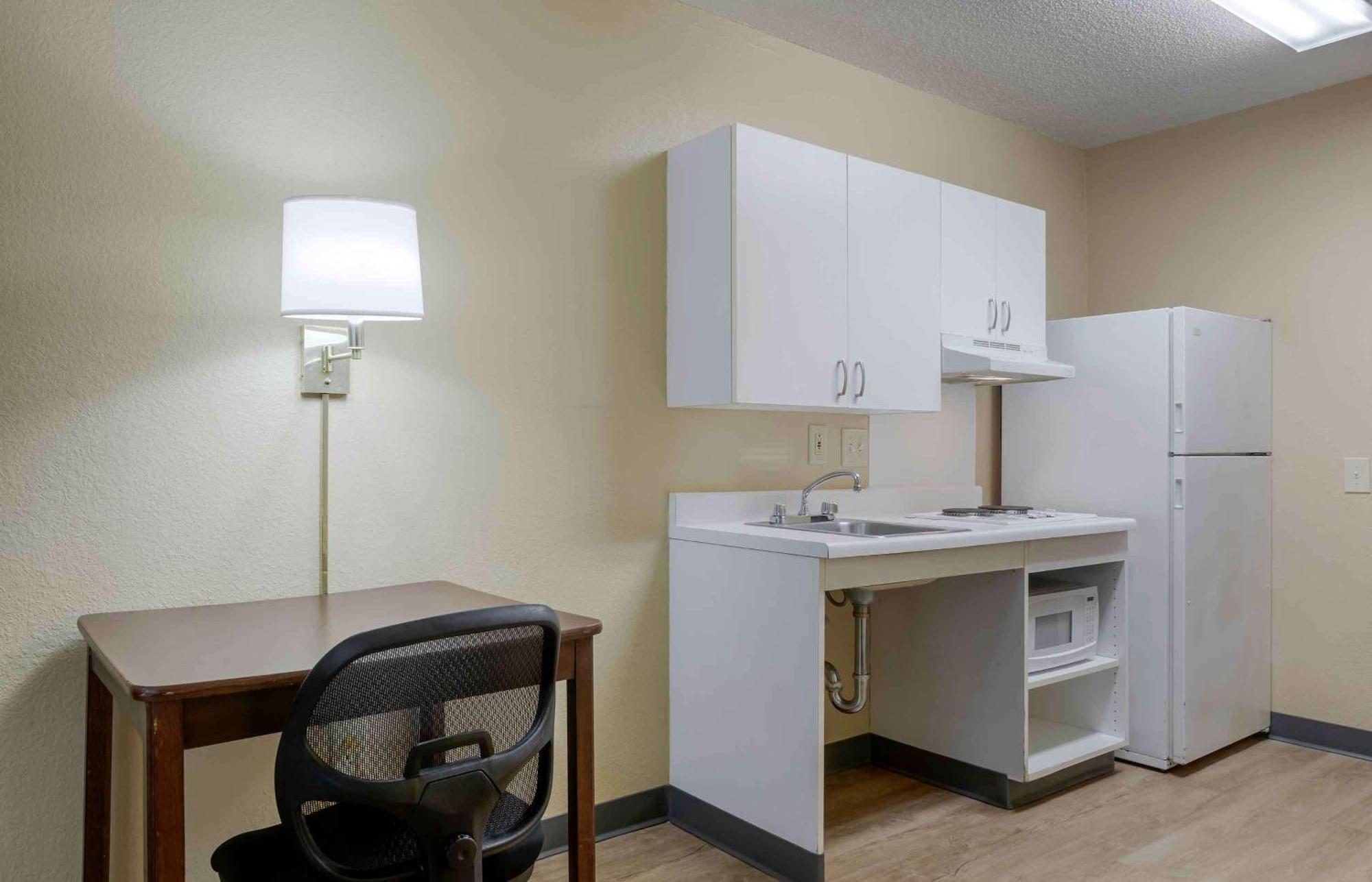 Extended Stay America Select Suites - Raleigh - Rtp - 4610 Miami Blvd Durham Buitenkant foto